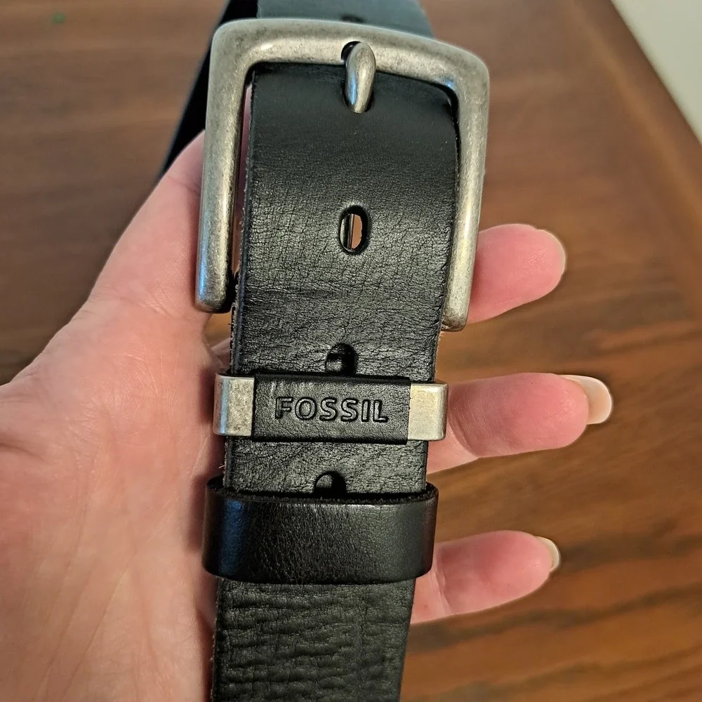 Fossil Mens Black Genuine Leather Belt Silver Buckle MB1361001 36